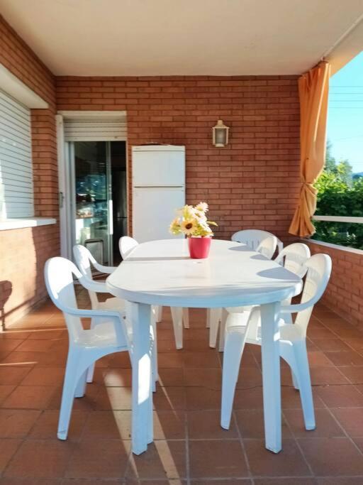 הוילה Santa Eulalia de Ronsaná Casa Con Jardin Y Piscina Privada. מראה חיצוני תמונה