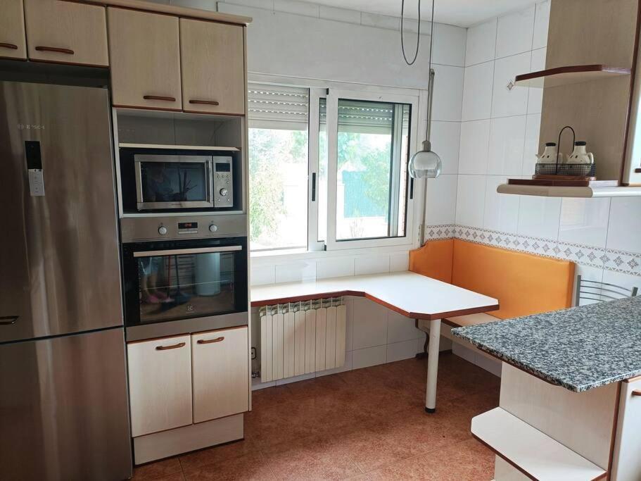 הוילה Santa Eulalia de Ronsaná Casa Con Jardin Y Piscina Privada. מראה חיצוני תמונה