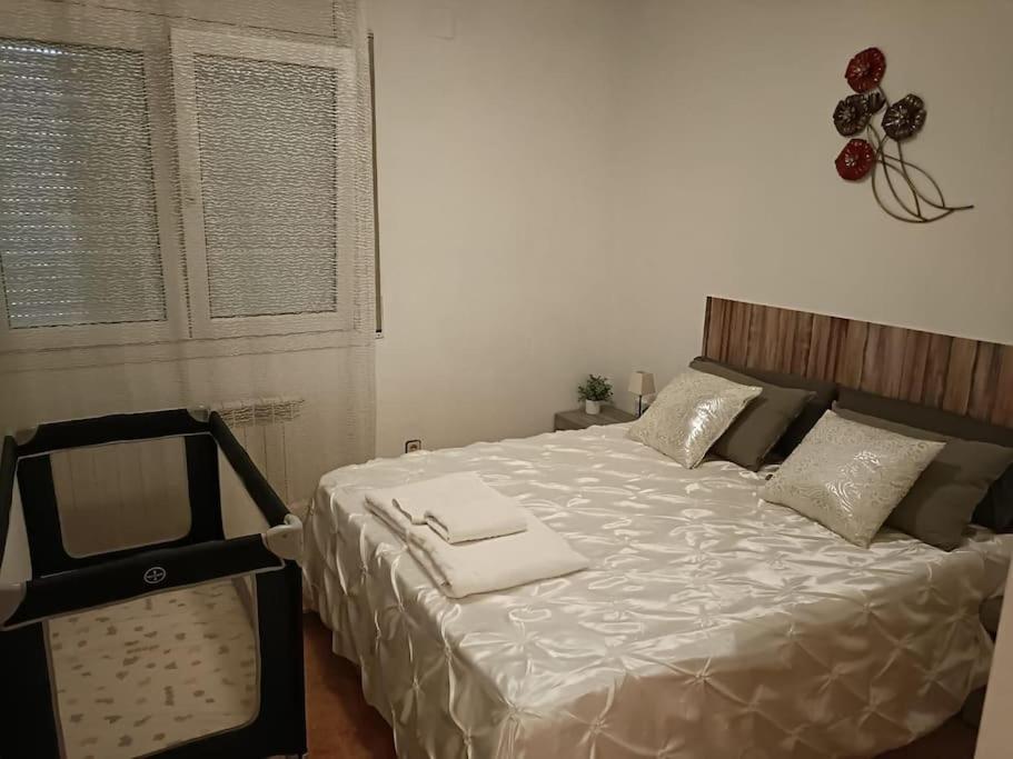 הוילה Santa Eulalia de Ronsaná Casa Con Jardin Y Piscina Privada. מראה חיצוני תמונה
