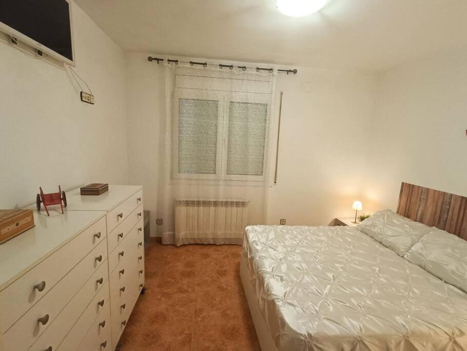 הוילה Santa Eulalia de Ronsaná Casa Con Jardin Y Piscina Privada. מראה חיצוני תמונה